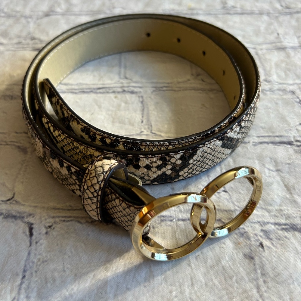 NEW YORK & COMPANY VEGAN NON LEATHER SNAKESKIN PRINT DOUBLE RINGS BELT SMALL